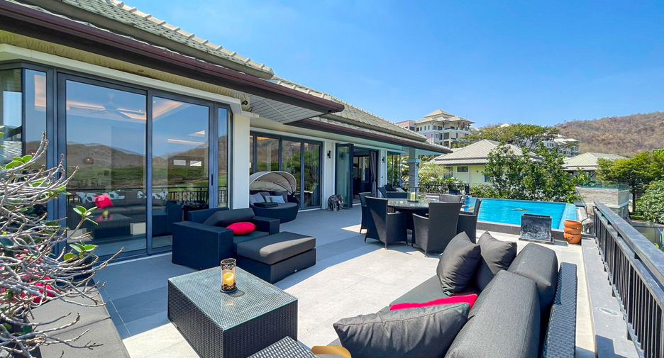 For sale 4 bedrooms villa in Hua Hin, Prachuap Khiri Khan