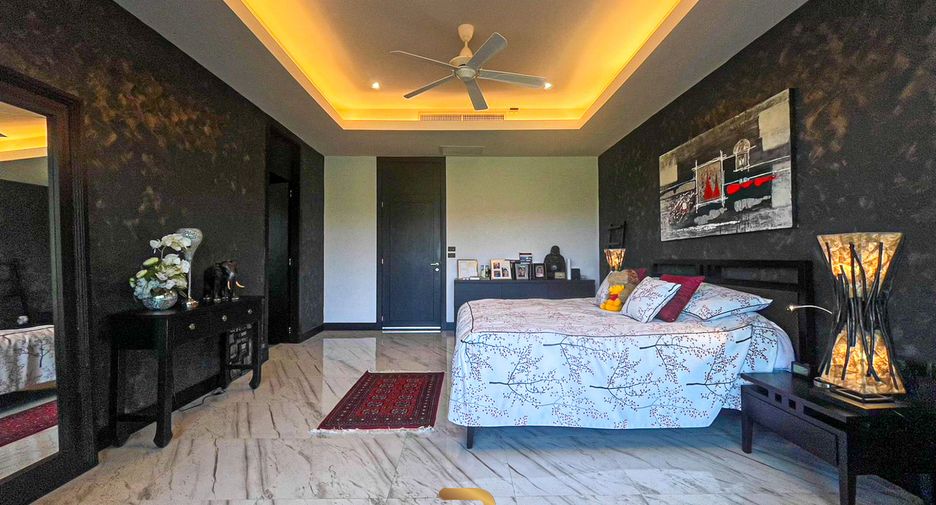 For sale 4 bedrooms villa in Hua Hin, Prachuap Khiri Khan