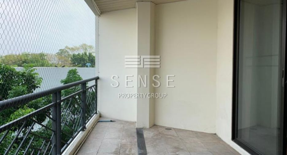 For sale 2 bedrooms condo in Watthana, Bangkok