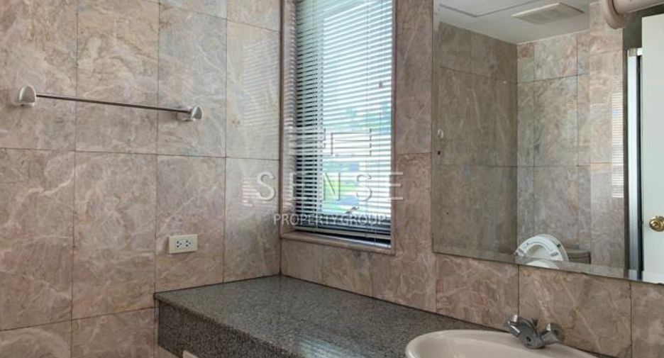 For sale 2 bedrooms condo in Watthana, Bangkok