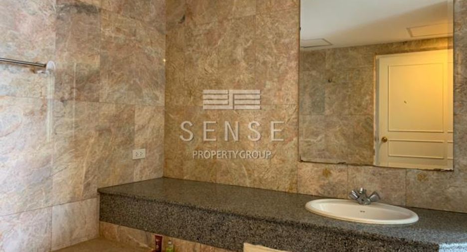 For sale 2 bedrooms condo in Watthana, Bangkok