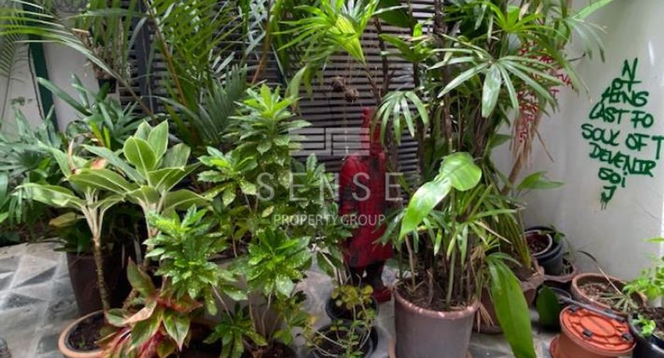 For rent 4 bedrooms townhouse in Sathon, Bangkok