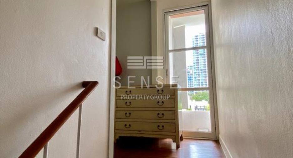For rent 4 bedrooms townhouse in Sathon, Bangkok
