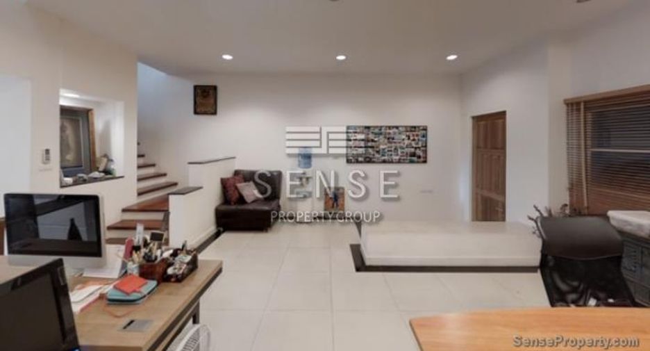 For rent 4 bedrooms townhouse in Sathon, Bangkok
