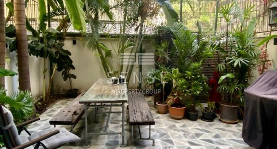 For rent 4 bedrooms townhouse in Sathon, Bangkok