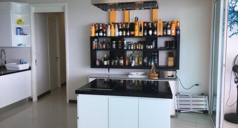 For sale 4 bedrooms condo in Sattahip, Chonburi