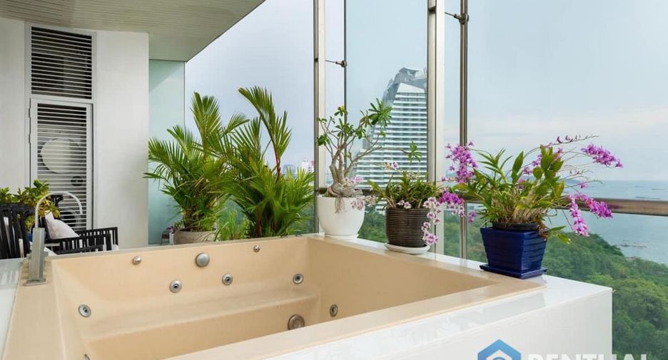 For sale 3 bedrooms condo in Bang Lamung, Chonburi