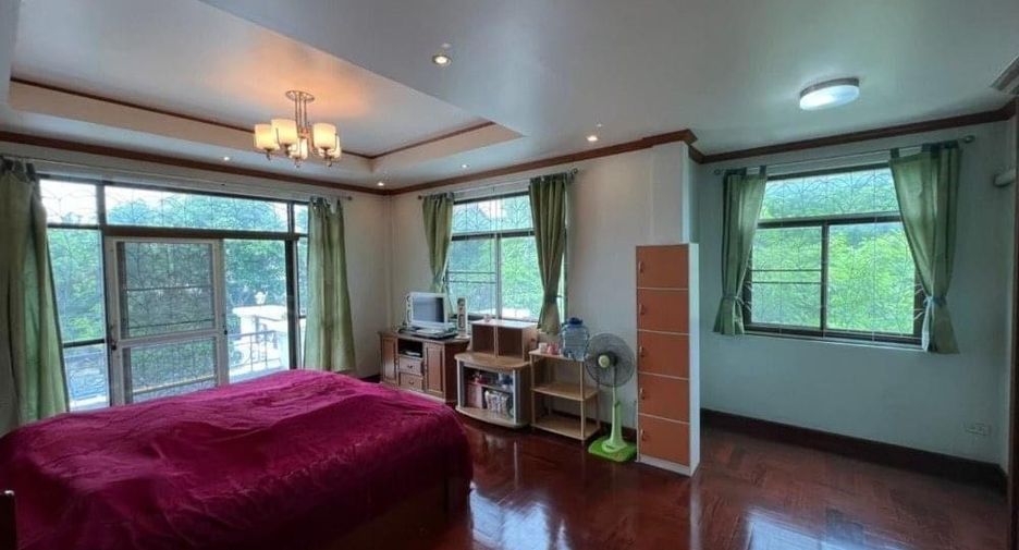 For rent 6 bed house in Wang Thonglang, Bangkok
