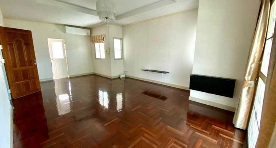 For sale 5 bed house in Phasi Charoen, Bangkok