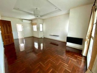 For sale 5 Beds house in Phasi Charoen, Bangkok