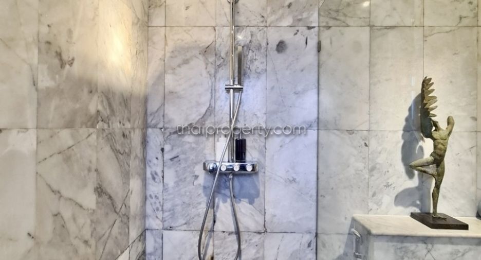 For sale studio condo in Pratumnak, Pattaya