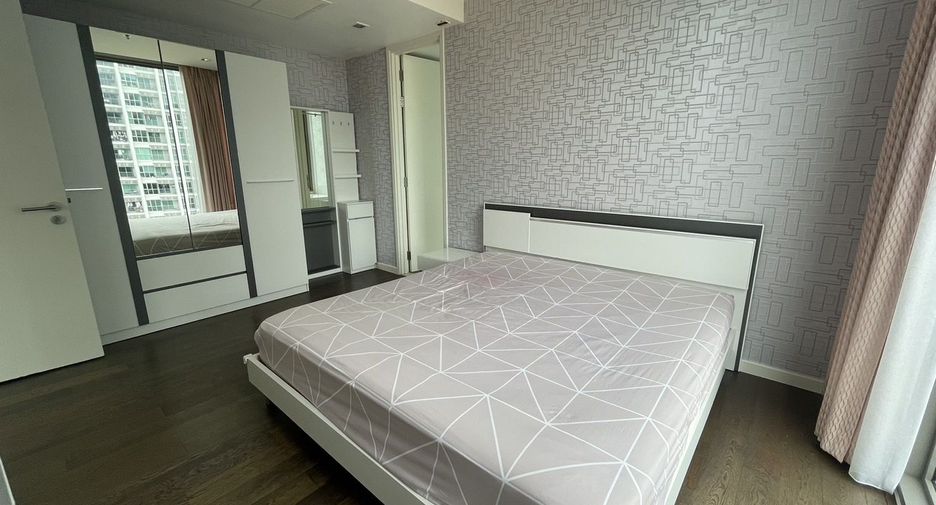For rent 2 bed condo in Sathon, Bangkok