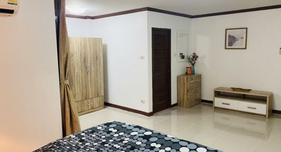For rent 4 ベッドルーム house in Phra Nakhon, Bangkok