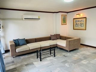 For rent 4 ベッドルーム house in Phra Nakhon, Bangkok