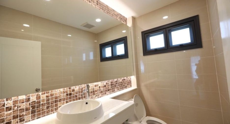 For rent 3 bedrooms house in Bang Lamung, Chonburi