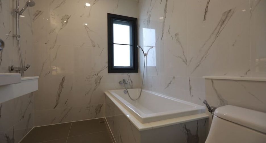 For rent 3 bedrooms house in Bang Lamung, Chonburi