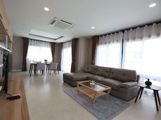 À louer 3 chambres maison à Bang Lamung, Chonburi