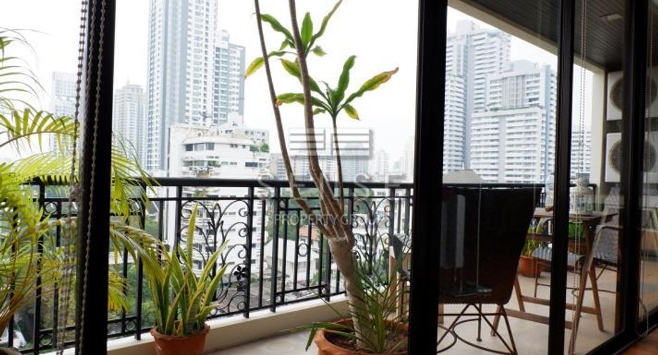 For rent 2 bedrooms condo in Watthana, Bangkok