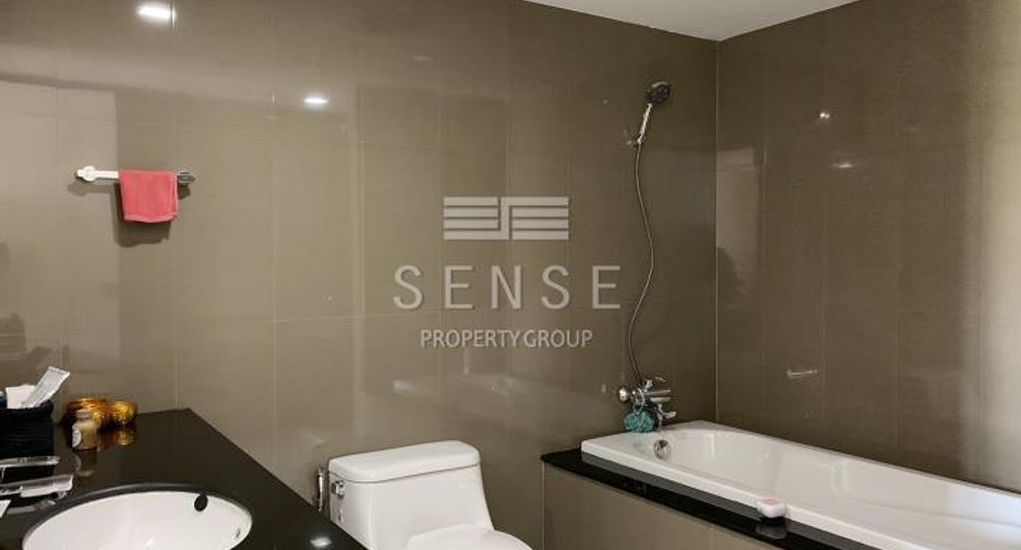 For rent 2 bedrooms condo in Watthana, Bangkok