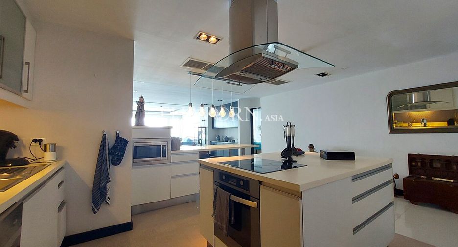 For sale 4 bedrooms condo in Bang Lamung, Chonburi