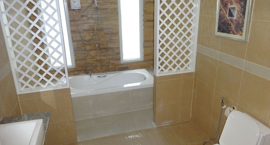Casa en venta de 3 habitaciones en Lam Luk Ka, Pathum Thani