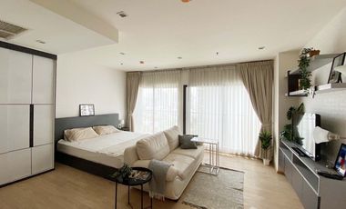For sale studio condo in Khlong Toei, Bangkok