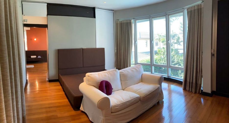 For sale 4 bed villa in Saphan Sung, Bangkok