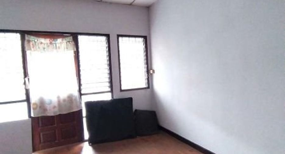 For sale 3 bedrooms townhouse in Mueang Pathum Thani, Pathum Thani