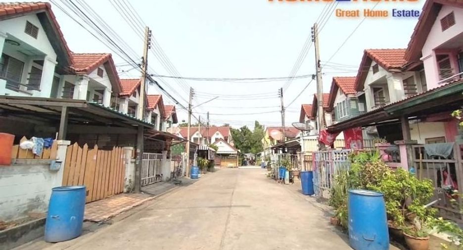For sale 3 bedrooms townhouse in Mueang Pathum Thani, Pathum Thani