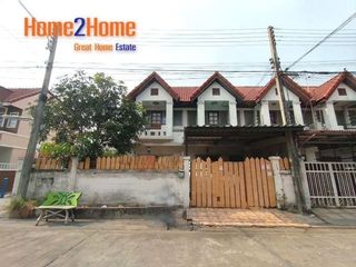 For sale 3 bedrooms townhouse in Mueang Pathum Thani, Pathum Thani