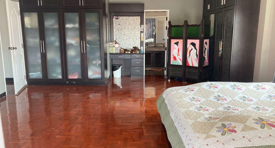 For sale 5 bed house in Hang Dong, Chiang Mai
