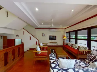 For sale 4 bed townhouse in Hua Hin, Prachuap Khiri Khan