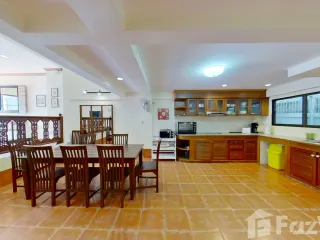 For sale 4 bed townhouse in Hua Hin, Prachuap Khiri Khan