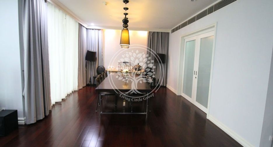 Condo en alquiler de 4 habitaciones en Pathum Wan, Bangkok