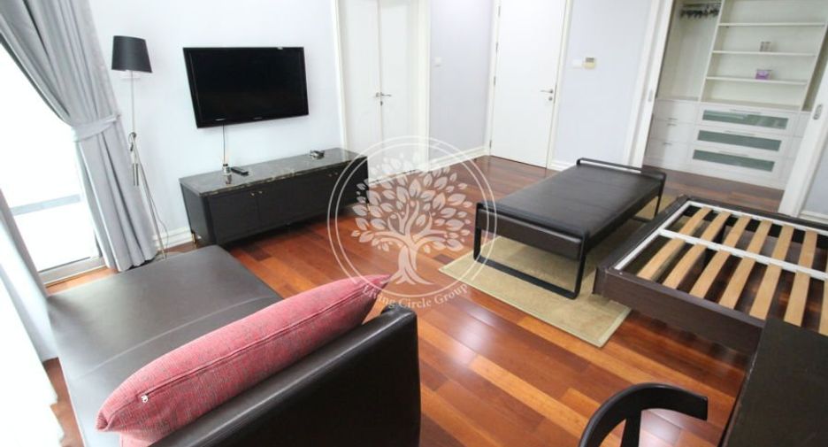 Condo en alquiler de 4 habitaciones en Pathum Wan, Bangkok