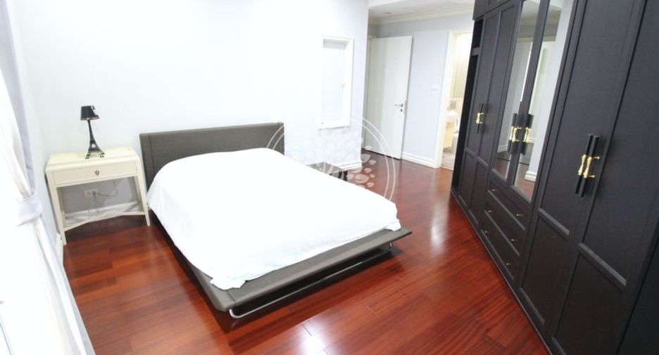 Condo en alquiler de 4 habitaciones en Pathum Wan, Bangkok