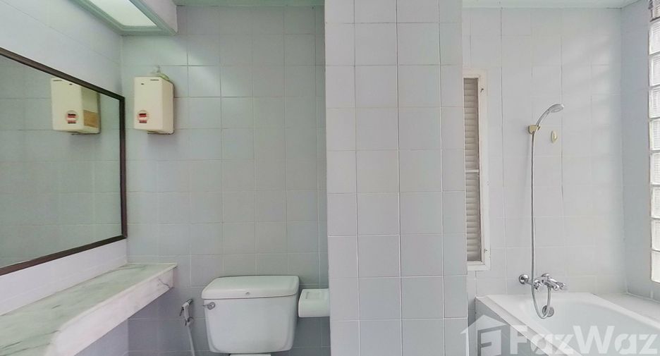 For sale 2 Beds condo in Khlong Toei, Bangkok