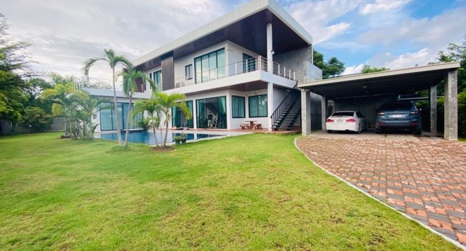 For rent and for sale 3 bedrooms house in Bang Lamung, Chonburi
