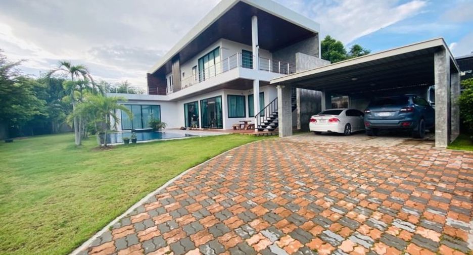 For rent and for sale 3 bedrooms house in Bang Lamung, Chonburi