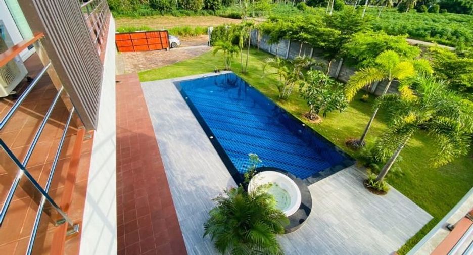 For rent and for sale 3 bedrooms house in Bang Lamung, Chonburi