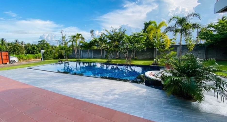 For rent and for sale 3 bedrooms house in Bang Lamung, Chonburi