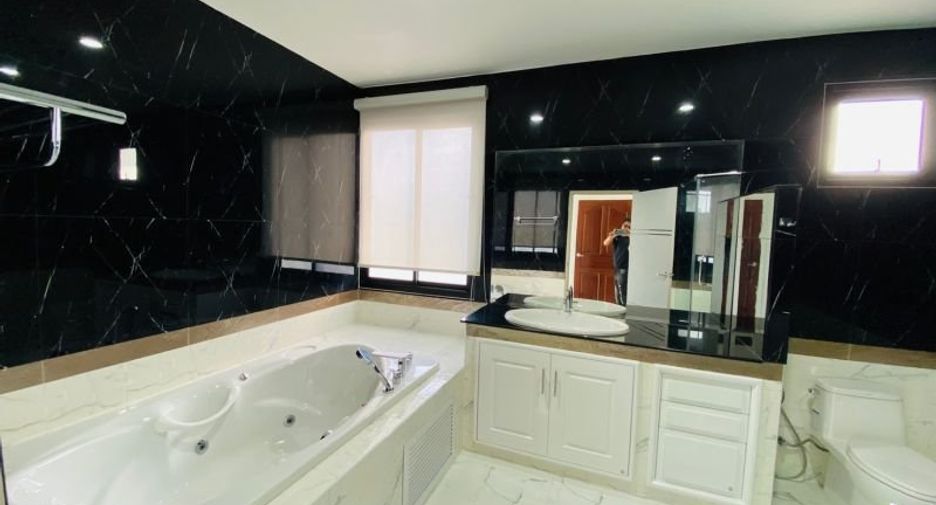For rent and for sale 3 bedrooms house in Bang Lamung, Chonburi