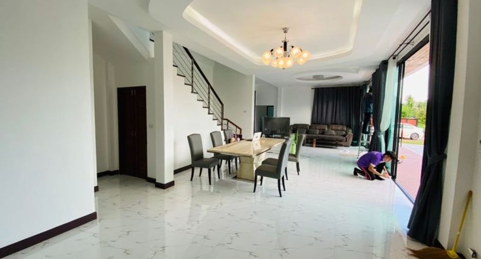 For rent and for sale 3 bedrooms house in Bang Lamung, Chonburi