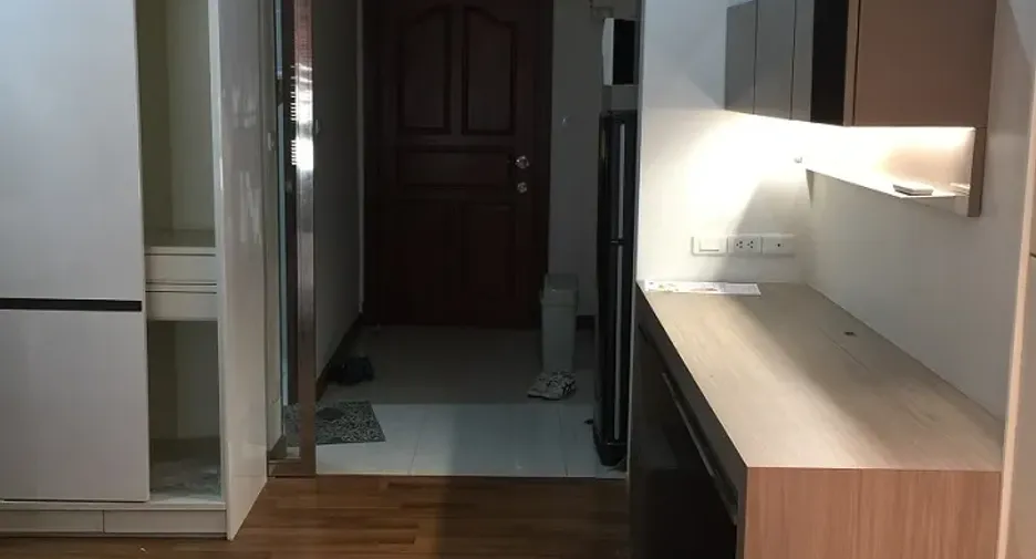 For rent studio condo in Huai Khwang, Bangkok