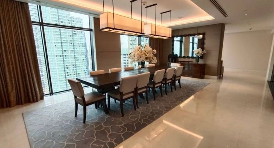 Condo en alquiler y en venta de 4 habitaciones en Pathum Wan, Bangkok