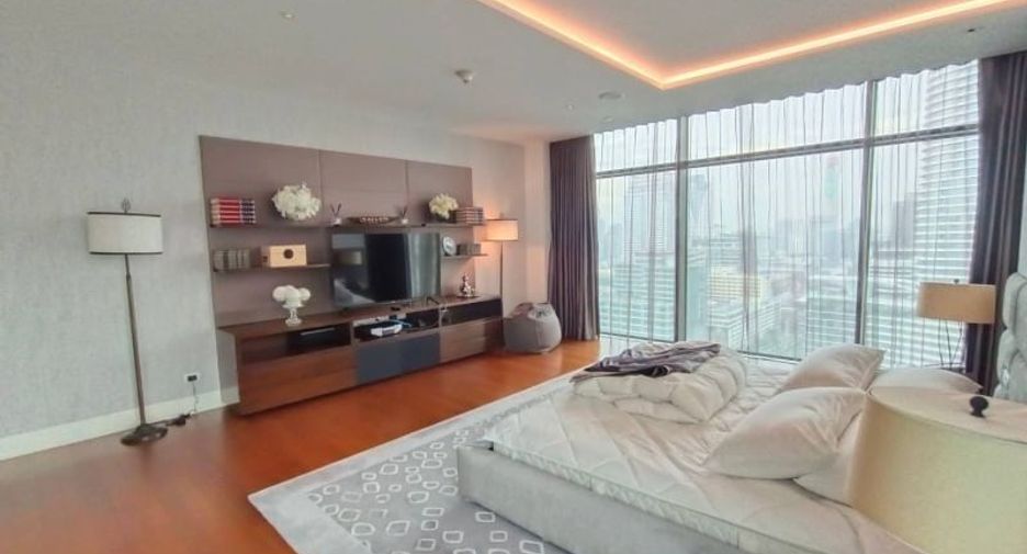 Condo en alquiler y en venta de 4 habitaciones en Pathum Wan, Bangkok
