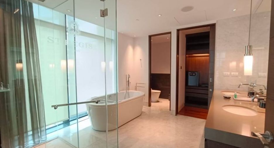 Condo en alquiler y en venta de 4 habitaciones en Pathum Wan, Bangkok