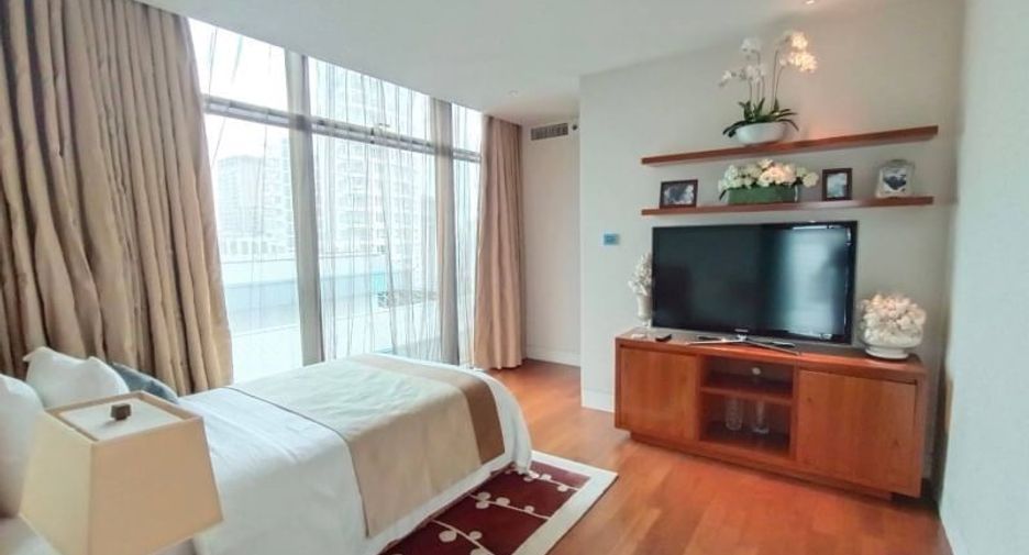 Condo en alquiler y en venta de 4 habitaciones en Pathum Wan, Bangkok