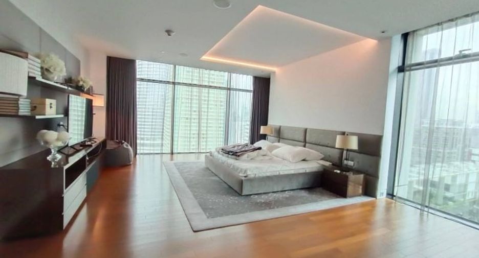 Condo en alquiler y en venta de 4 habitaciones en Pathum Wan, Bangkok