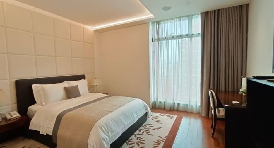 Condo en alquiler y en venta de 4 habitaciones en Pathum Wan, Bangkok